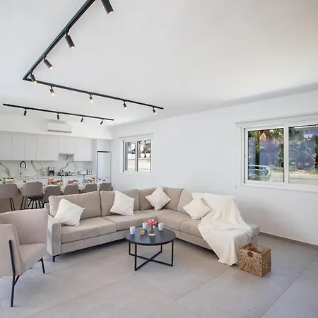 Villa You Will Love This Luxury 5 Bedroom Holiday In With Private Pool 1375 Ayia Napa