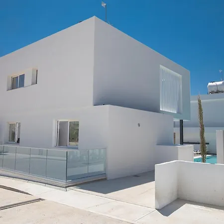 You Will Love This Luxury 5 Bedroom Holiday In With Private Pool 1375 Ayia Napa